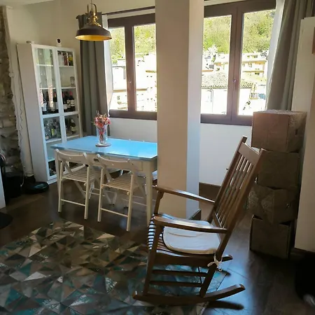 Charming Rustic Duplex Penthouse Apartamento *