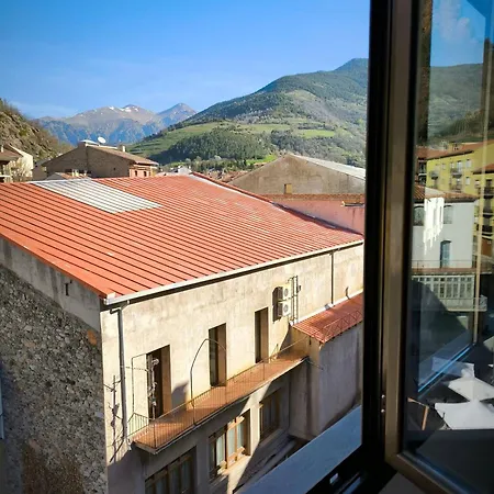 Charming Rustic Duplex Penthouse Apartment *